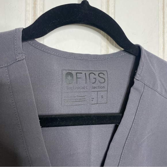 Figs Casma V Neck Pocket Front Scrub Top 091 - Picture 2 of 10